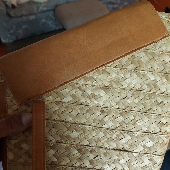 Vintage* Straw & Leatherette 1/4 Fold Handbag - Picture 5 of 10